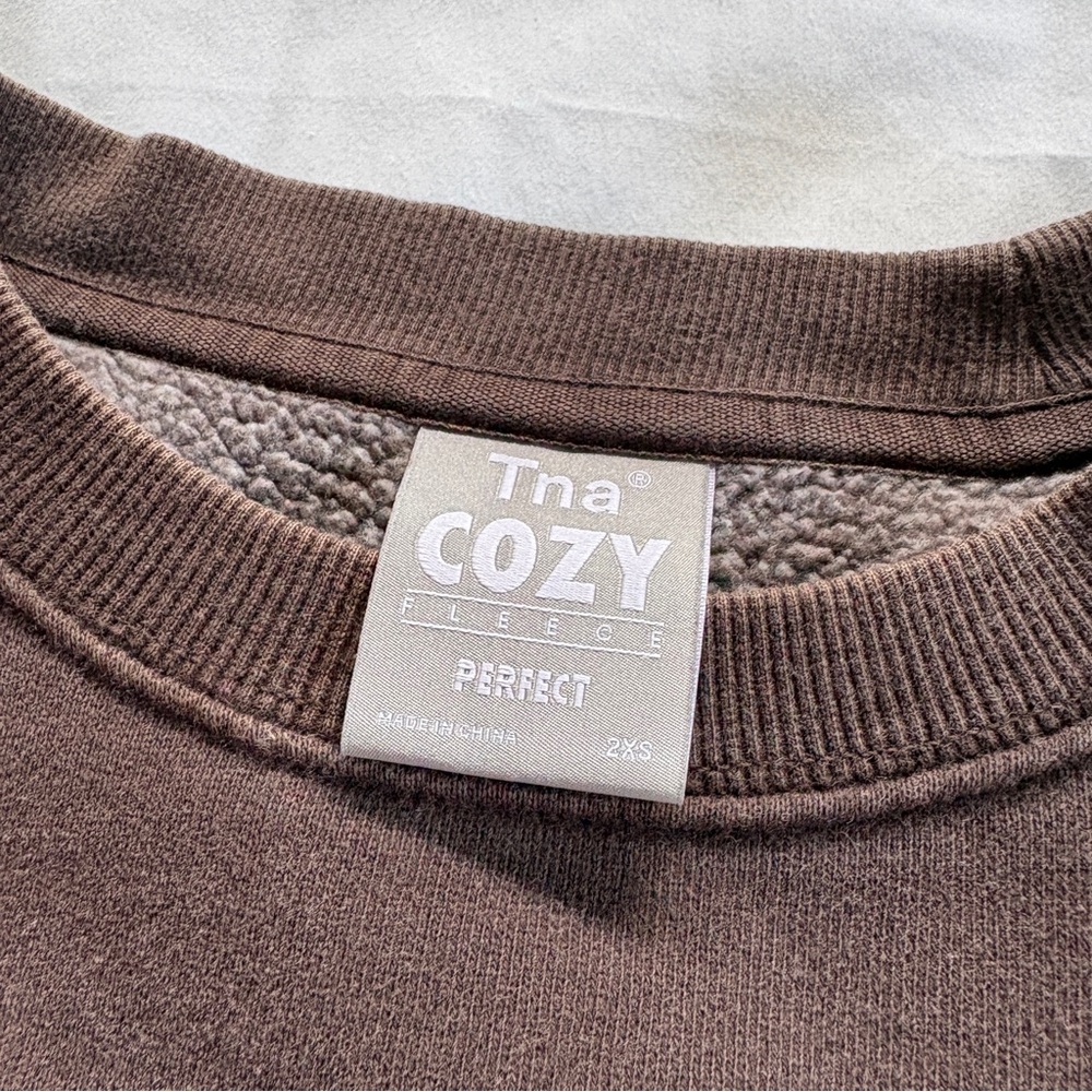 Brown Aritzia TNA Crewneck - Picture 3 of 3